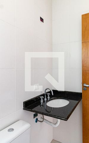 Casa à venda com 100m², 3 quartos e 2 vagas Casa à venda com 100m², 3 quartos e 2 vagasBanheiro Social
