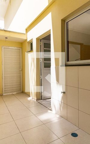 Casa à venda com 100m², 3 quartos e 2 vagas Casa à venda com 100m², 3 quartos e 2 vagasLavanderia