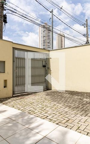 Casa à venda com 100m², 3 quartos e 2 vagas Casa à venda com 100m², 3 quartos e 2 vagasGaragem