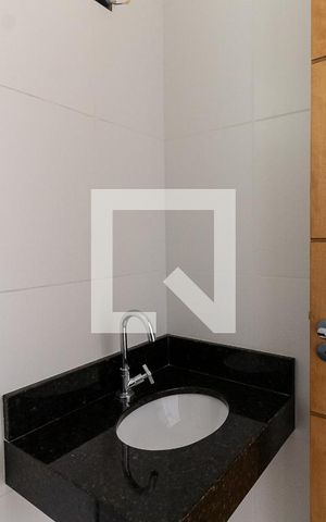 Casa à venda com 100m², 3 quartos e 2 vagas Casa à venda com 100m², 3 quartos e 2 vagasLavabo