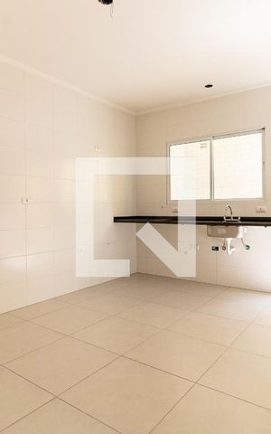 Casa à venda com 100m², 3 quartos e 2 vagas Casa à venda com 100m², 3 quartos e 2 vagasCozinha