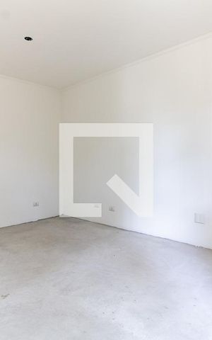 Casa à venda com 100m², 3 quartos e 2 vagas Casa à venda com 100m², 3 quartos e 2 vagasSuíte