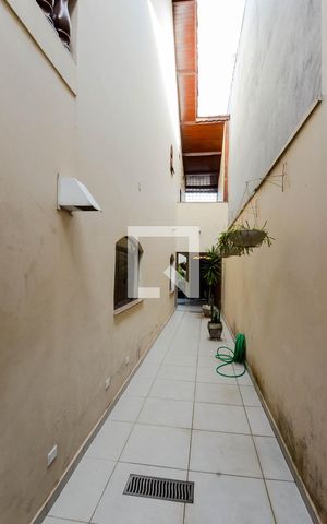 Casa à venda com 295m², 3 quartos e 3 vagasCorredor Lateral