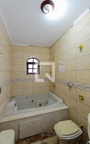 Casa à venda com 295m², 3 quartos e 3 vagasBanheiro da Suíte