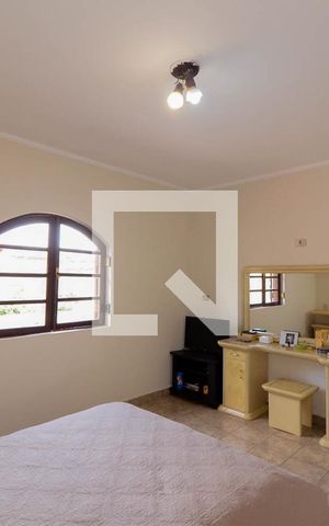 Casa à venda com 295m², 3 quartos e 3 vagasQuarto 3 - Suíte