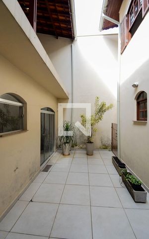 Casa à venda com 295m², 3 quartos e 3 vagasÁrea de Serviço