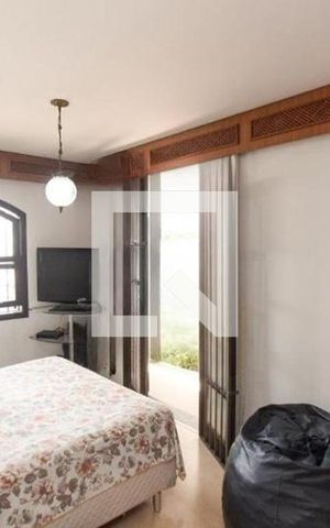 Casa à venda com 325m², 5 quartos e 4 vagas Casa à venda com 325m², 5 quartos e 4 vagasFoto 06