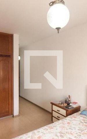 Casa à venda com 325m², 5 quartos e 4 vagas Casa à venda com 325m², 5 quartos e 4 vagasFoto 07