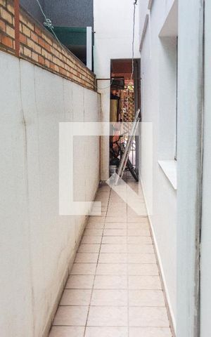 Casa à venda com 80m², 3 quartos e 2 vagas Casa à venda com 80m², 3 quartos e 2 vagasQuintal