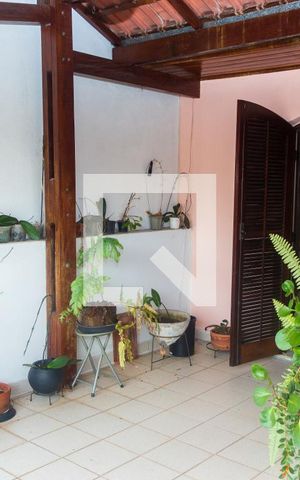 Casa à venda com 80m², 3 quartos e 2 vagas Casa à venda com 80m², 3 quartos e 2 vagasVaranda da Suite