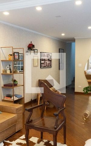Casa à venda com 212m², 3 quartos e 4 vagas Casa à venda com 212m², 3 quartos e 4 vagasSala