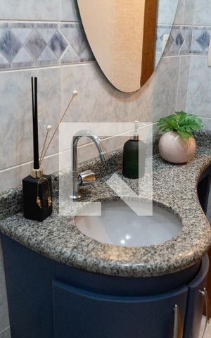 Casa à venda com 212m², 3 quartos e 4 vagas Casa à venda com 212m², 3 quartos e 4 vagasBanheiro