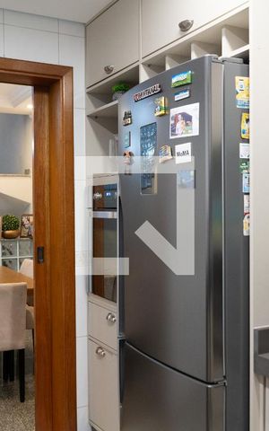 Casa à venda com 212m², 3 quartos e 4 vagas Casa à venda com 212m², 3 quartos e 4 vagasCozinha