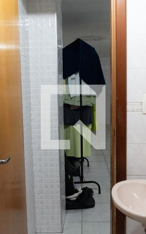 Casa à venda com 212m², 3 quartos e 4 vagas Casa à venda com 212m², 3 quartos e 4 vagasBanheiro de Serviço
