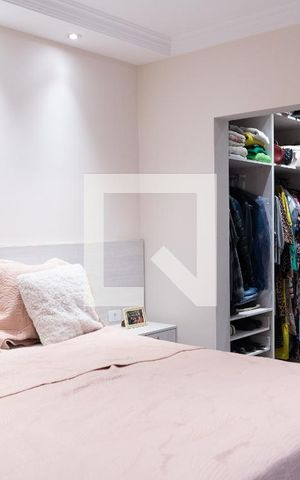 Casa à venda com 212m², 3 quartos e 4 vagas Casa à venda com 212m², 3 quartos e 4 vagasQuarto 01