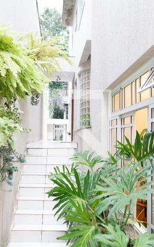 Casa à venda com 212m², 3 quartos e 4 vagas Casa à venda com 212m², 3 quartos e 4 vagasÁrea Gourmet