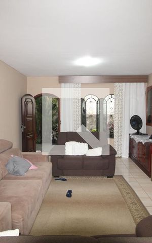 Casa à venda com 500m², 4 quartos e 6 vagasSala