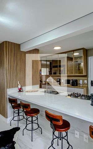 Apartamento à venda com 117m², 2 quartos e 3 vagasSala