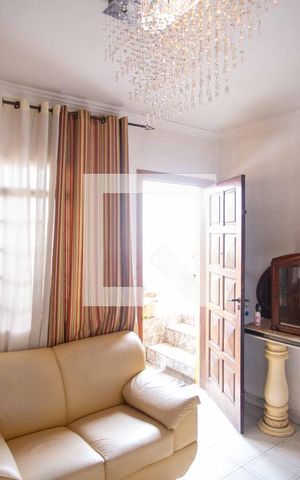 Casa à venda com 260m², 2 quartos e 2 vagasSala de TV