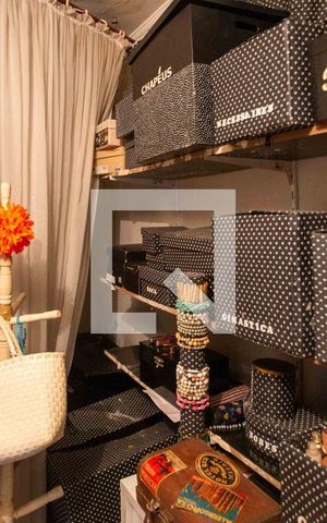 Casa à venda com 260m², 2 quartos e 2 vagasCloset