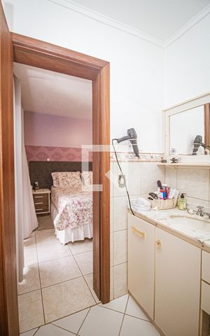 Casa à venda com 175m², 3 quartos e 2 vagas Casa à venda com 175m², 3 quartos e 2 vagasBanheiro da Suíte