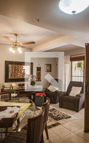 Casa à venda com 175m², 3 quartos e 2 vagas Casa à venda com 175m², 3 quartos e 2 vagasSala
