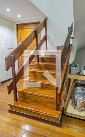 Apartamento à venda com 287m², 3 quartos e 2 vagasEscada