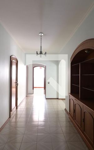 Apartamento para alugar com 314m², 5 quartos e 4 vagasCorredor - roupeiros