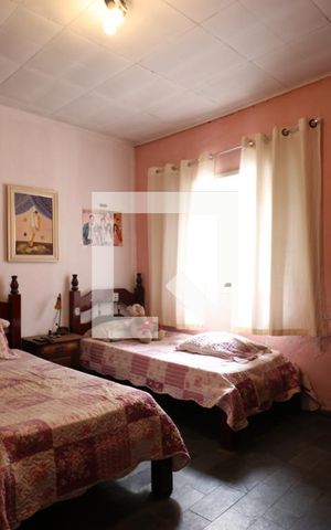 Casa à venda com 220m², 3 quartos e 1 vagaQuarto 4