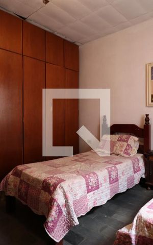 Casa à venda com 220m², 3 quartos e 1 vagaQuarto 4