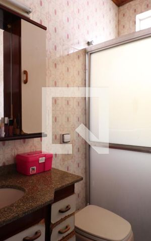 Casa à venda com 220m², 3 quartos e 1 vagaBanheiro 2