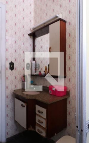 Casa à venda com 220m², 3 quartos e 1 vagaBanheiro 2