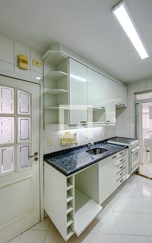 Apartamento à venda com 82m², 3 quartos e 2 vagasCozinha