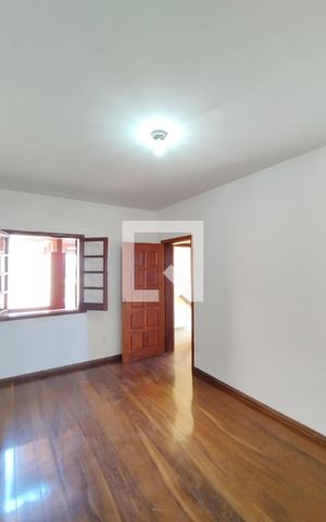 Casa à venda com 352m², 3 quartos e 1 vaga Casa à venda com 352m², 3 quartos e 1 vagaQuarto 1