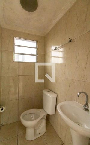 Casa à venda com 300m², 7 quartos e 2 vagas Casa à venda com 300m², 7 quartos e 2 vagasBanheiro da Churrasqueira