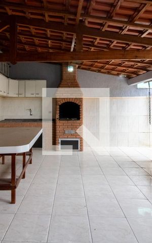 Casa à venda com 300m², 7 quartos e 2 vagas Casa à venda com 300m², 7 quartos e 2 vagasChurrasqueira