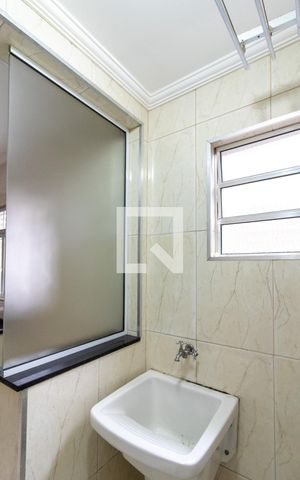 Casa à venda com 300m², 7 quartos e 2 vagas Casa à venda com 300m², 7 quartos e 2 vagasArea de Serviço