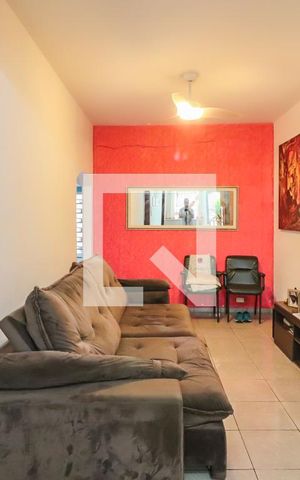 Casa à venda com 145m², 3 quartos e 1 vaga Casa à venda com 145m², 3 quartos e 1 vagaSala