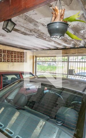 Casa à venda com 197m², 5 quartos e 2 vagas Casa à venda com 197m², 5 quartos e 2 vagasGaragem