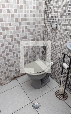 Casa à venda com 197m², 5 quartos e 2 vagas Casa à venda com 197m², 5 quartos e 2 vagasCasa 2 - Banheiro