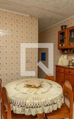 Casa à venda com 197m², 5 quartos e 2 vagas Casa à venda com 197m², 5 quartos e 2 vagasCasa 1 - Cozinha