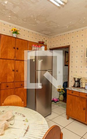 Casa à venda com 197m², 5 quartos e 2 vagas Casa à venda com 197m², 5 quartos e 2 vagasCasa 1 - Cozinha