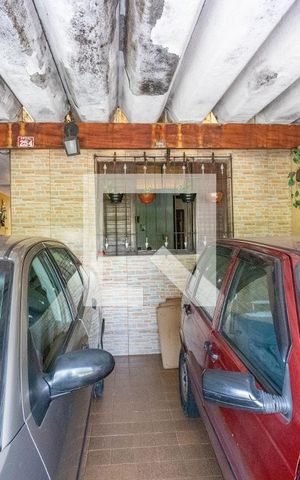 Casa à venda com 197m², 5 quartos e 2 vagas Casa à venda com 197m², 5 quartos e 2 vagasGaragem