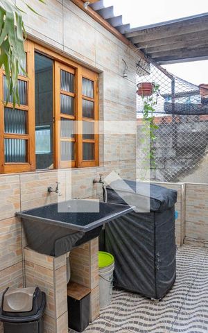 Casa à venda com 197m², 5 quartos e 2 vagas Casa à venda com 197m², 5 quartos e 2 vagasCasa 2 - Área de serviço