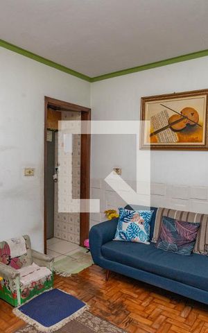 Casa à venda com 197m², 5 quartos e 2 vagas Casa à venda com 197m², 5 quartos e 2 vagasCasa 1 - sala