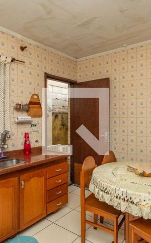 Casa à venda com 197m², 5 quartos e 2 vagas Casa à venda com 197m², 5 quartos e 2 vagasCasa 1 - Cozinha
