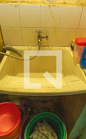 Casa à venda com 197m², 5 quartos e 2 vagas Casa à venda com 197m², 5 quartos e 2 vagasCasa 1 - Área de serviço