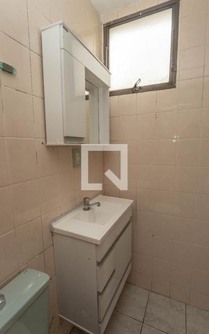 Apartamento à venda com 51m², 2 quartos e 1 vaga Apartamento à venda com 51m², 2 quartos e 1 vagaBanheiro