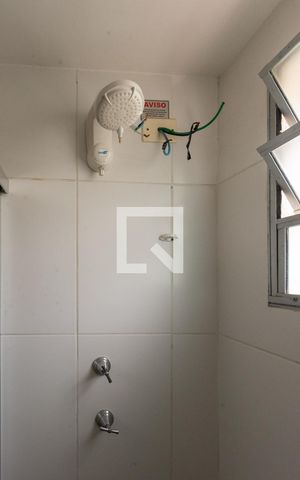 Apartamento à venda com 45m², 2 quartos e 1 vaga Apartamento à venda com 45m², 2 quartos e 1 vagaBanheiro
