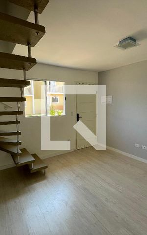 Casa de condomínio para alugar com 55m², 2 quartos e 1 vaga Casa de condomínio para alugar com 55m², 2 quartos e 1 vagaSala